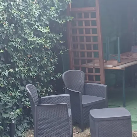 Gardenroom Nocleg ze śniadaniem *